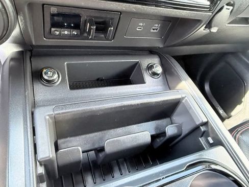 Used 2024 Nissan Titan PRO-4X w/ Pro-4x Convenience Package AWD/4WD image 14
