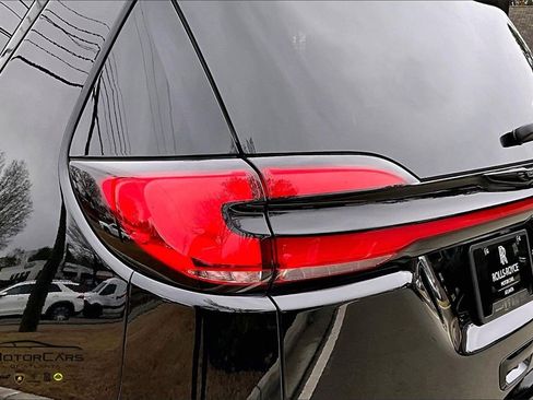 Used 2025 Chrysler Pacifica Select image 28