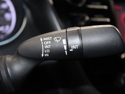 Used 2018 Toyota Camry SE image 22