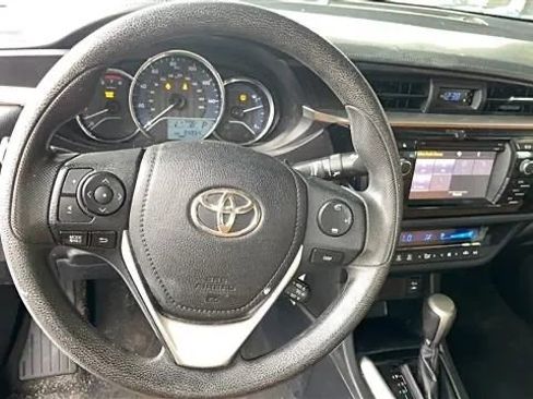 Used 2016 Toyota Corolla LE FWD image 6