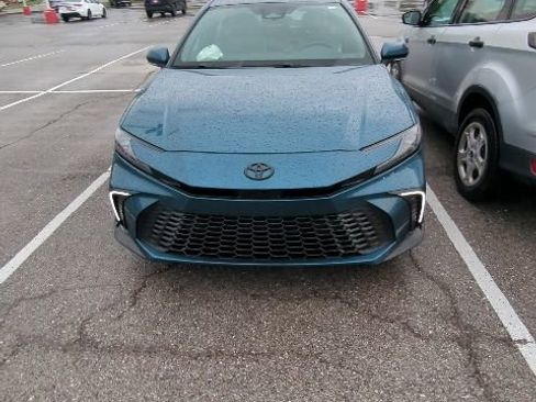 Used 2026 Toyota Camry SE FWD image 2