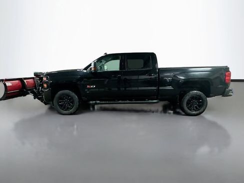 Used 2017 Chevrolet Silverado 2500 LT w/ Midnight Edition image 9