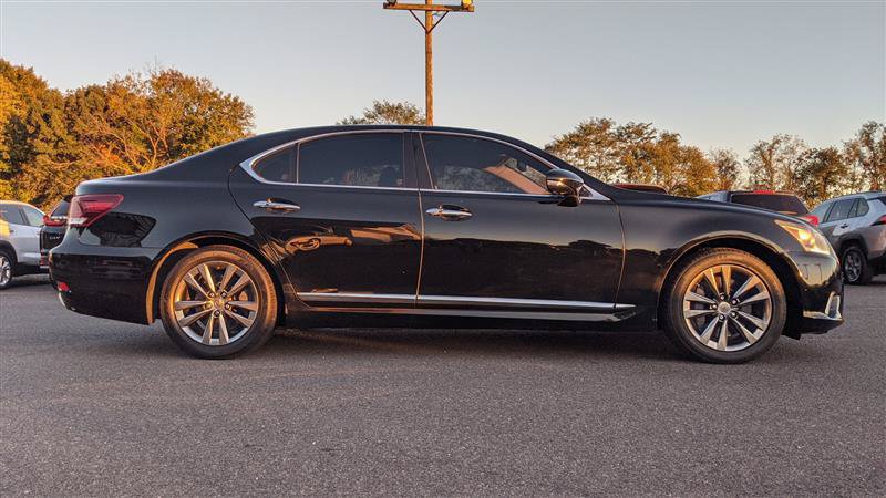 Used 2013 Lexus LS 460 AWD w/ Comfort Pkg image 4