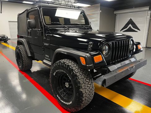 Used 2005 Jeep Wrangler X image 2