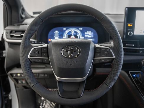 Used 2026 Toyota Sienna XSE image 30