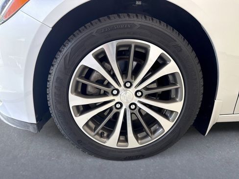 Used 2017 Buick LaCrosse Premium image 20