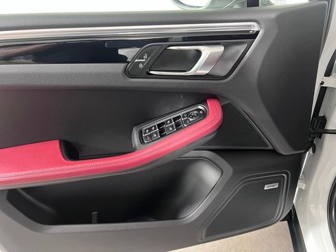 Certified 2023 Porsche Macan Turbo AWD/4WD image 28