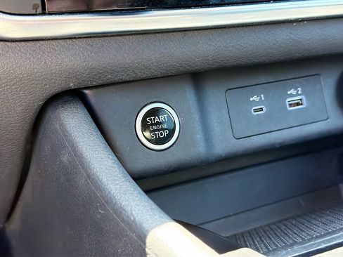 Used 2022 Nissan Rogue S AWD/4WD image 8
