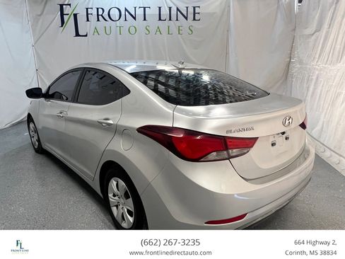 Used 2016 Hyundai Elantra SE image 5