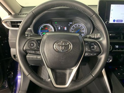 Used 2024 Toyota Venza LE AWD/4WD image 21