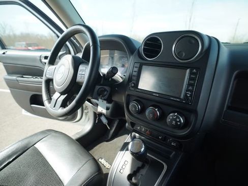 Used 2016 Jeep Patriot Sport w/ Power Value Group image 29