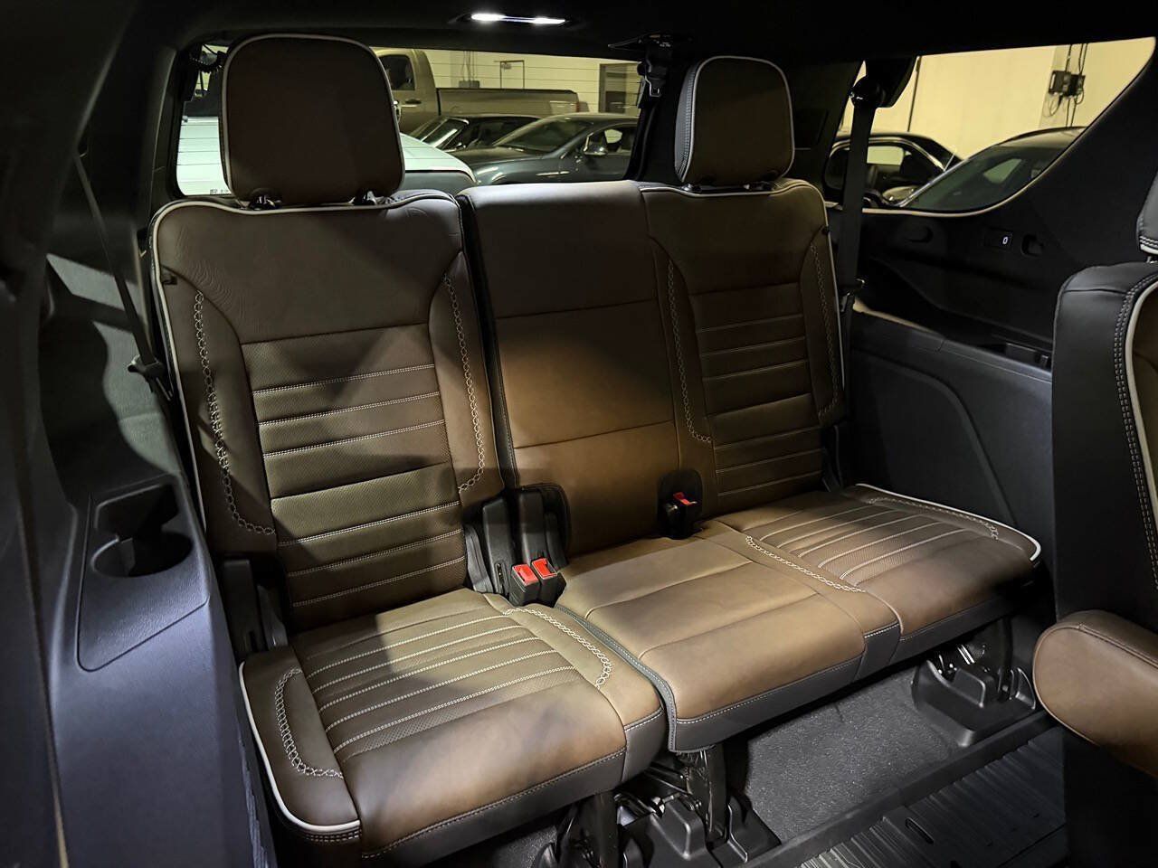 Used 2026 GMC Yukon Denali Ultimate w/ LPO, Floor Liner Package AWD/4WD image 15