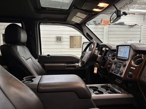 Used 2016 Ford F250 Lariat w/ Lariat Ultimate Package image 28