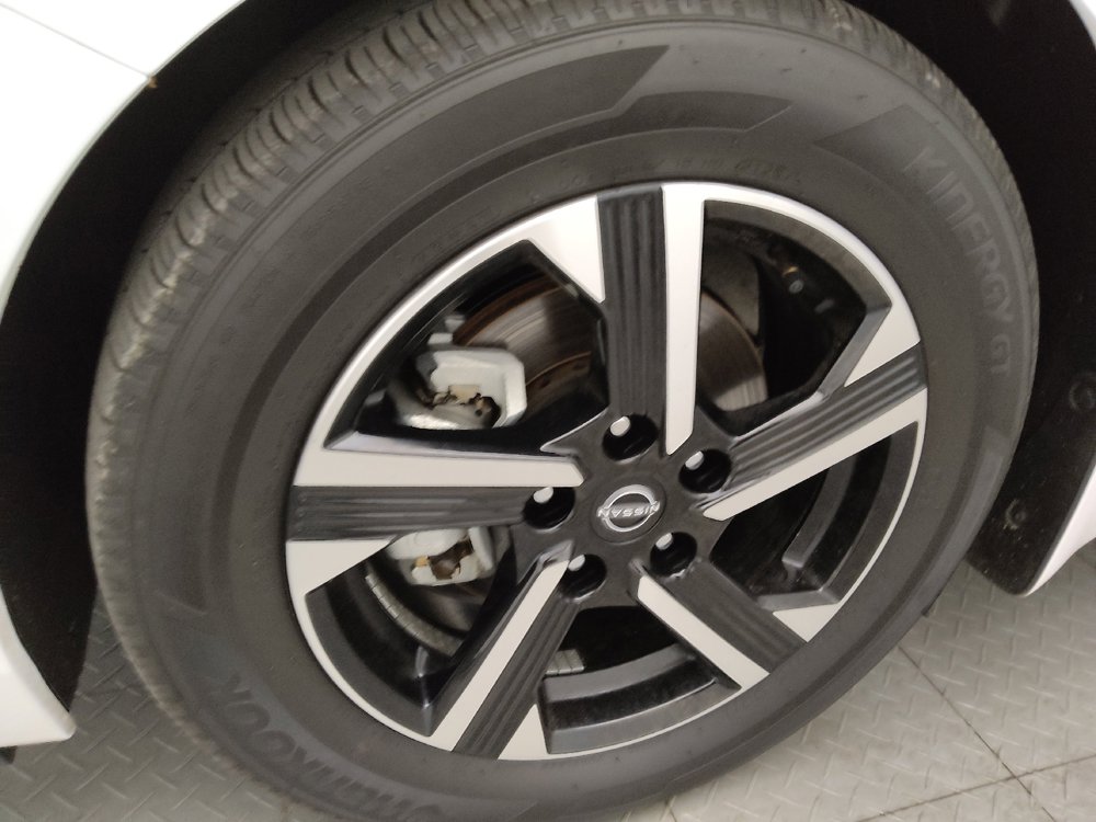Used 2025 Nissan Sentra SV FWD image 31