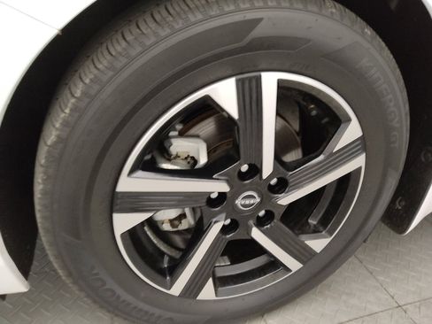 Used 2025 Nissan Sentra SV FWD image 31
