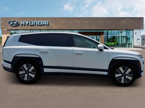 New 2026 Hyundai Ioniq 9 SEL image 9