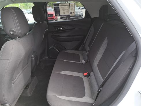 Used 2024 Chevrolet TrailBlazer LT w/ Driver Confidence Package FWD image 13