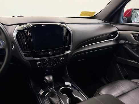 Used 2023 Chevrolet Traverse LT AWD/4WD image 15