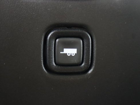 Used 2017 Chevrolet Express 2500 image 18