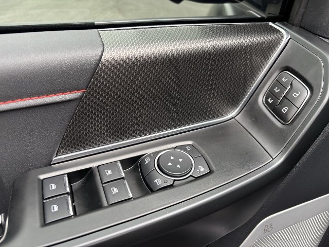 Used 2025 Ford F150 Raptor AWD/4WD image 13