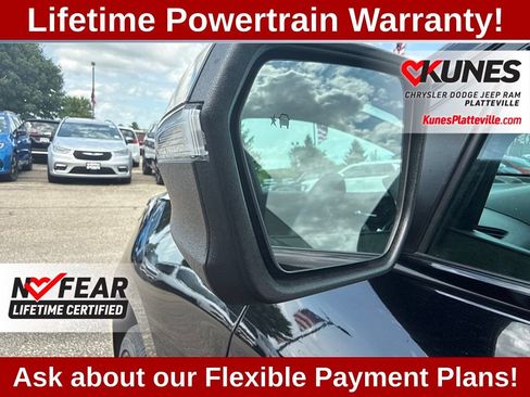 Used 2023 Chevrolet Equinox Premier AWD/4WD image 14