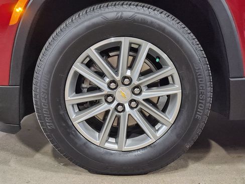 Used 2023 Chevrolet Traverse LT FWD image 28
