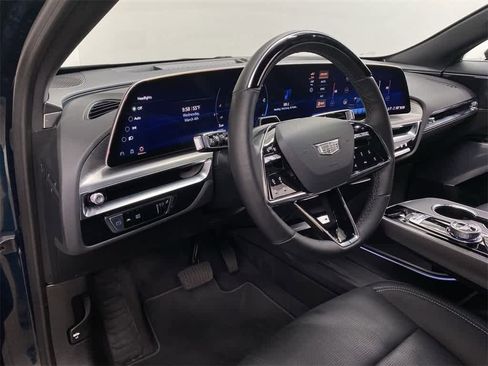 Certified 2025 Cadillac Lyriq Luxury image 1