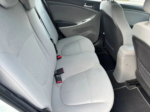 Used 2013 Hyundai Accent SE FWD image 15