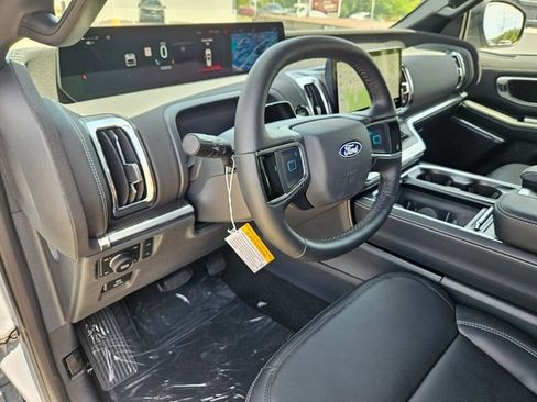 New 2027 Ford Expedition Platinum w/ Stealth Performance Package AWD/4WD image 10