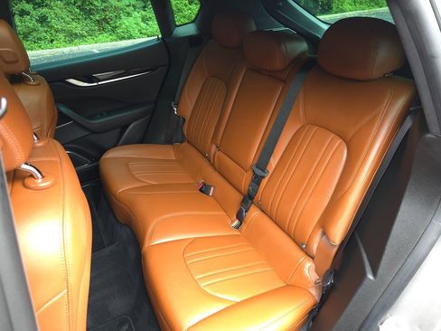 Used 2022 Maserati Levante GT image 16