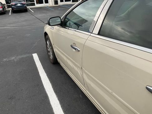 Used 2010 Buick Lucerne CXL FWD image 8