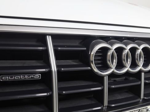 Used 2023 Audi Q5 2.0T Premium w/ Convenience Package AWD/4WD image 16