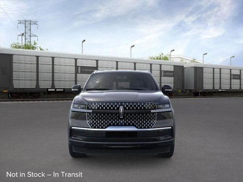New 2026 Lincoln Navigator L Premier image 6