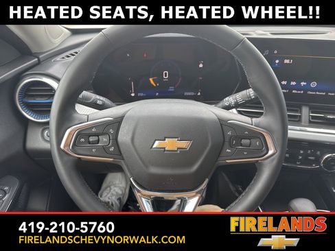 Certified 2025 Chevrolet Trax LT w/ LT Convenience Package image 24