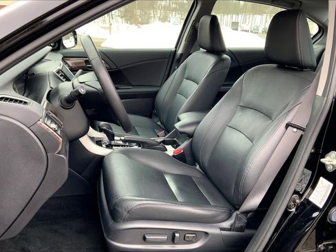 Used 2017 Honda Accord EX-L image 8