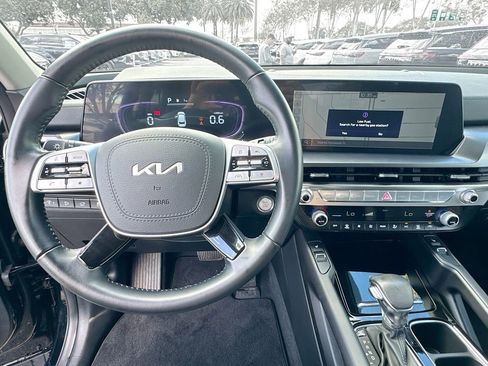 Used 2025 Kia Telluride S image 12