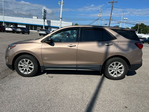 Used 2019 Chevrolet Equinox LS FWD image 8