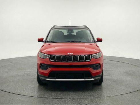 Used 2025 Jeep Compass Limited AWD/4WD image 2