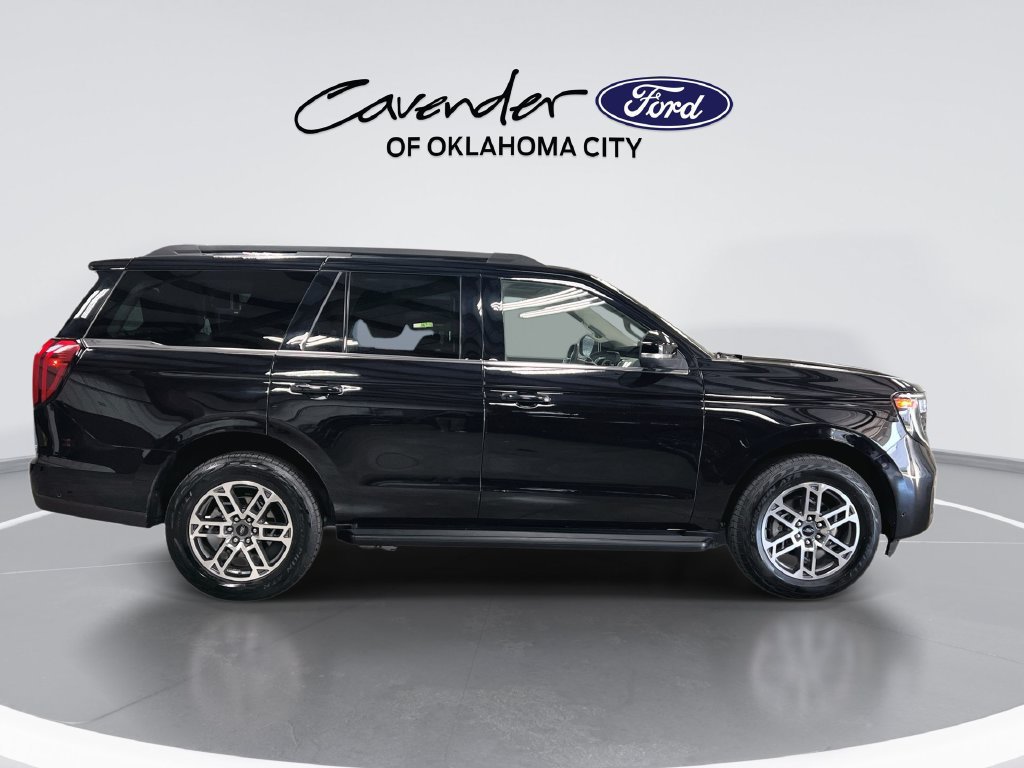 Used 2025 Ford Expedition Active AWD/4WD image 9