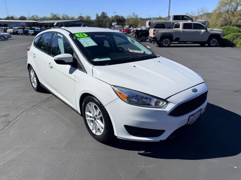 Used 2015 Ford Focus SE image 4