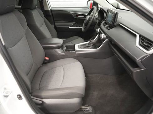 Used 2022 Toyota RAV4 XLE FWD image 18