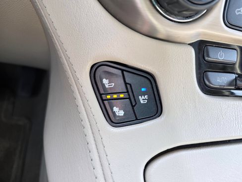 Used 2016 GMC Yukon Denali AWD/4WD image 15