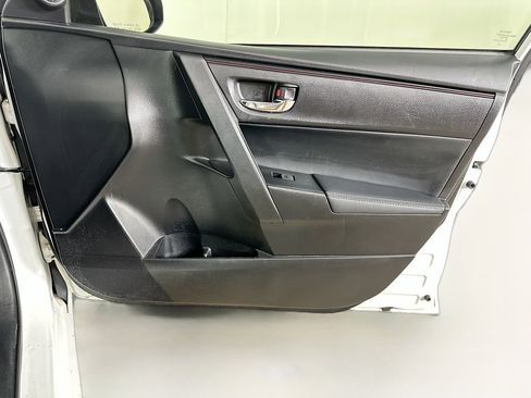 Used 2017 Toyota Corolla SE 50th Anniversary image 30