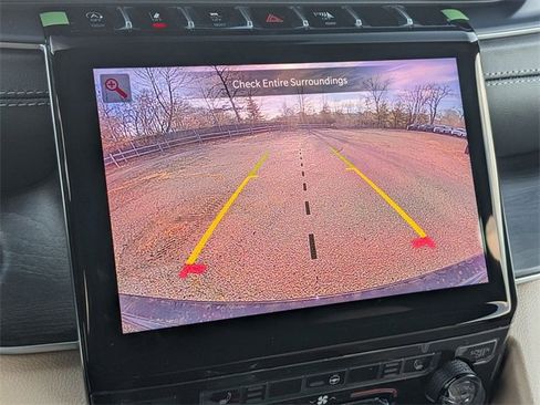 New 2025 Jeep Grand Cherokee Limited image 23