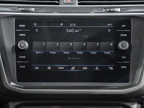 Used 2024 Volkswagen Tiguan SE image 21