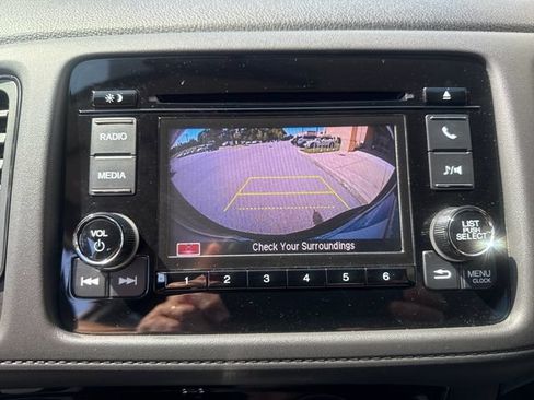 Used 2022 Honda HR-V LX image 16
