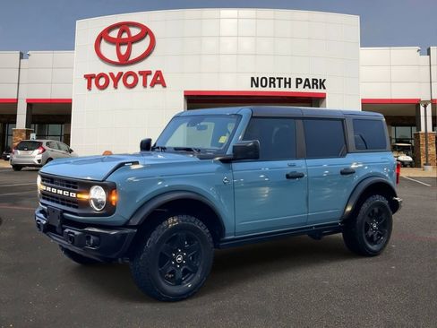 Used 2023 Ford Bronco Black Diamond image 1