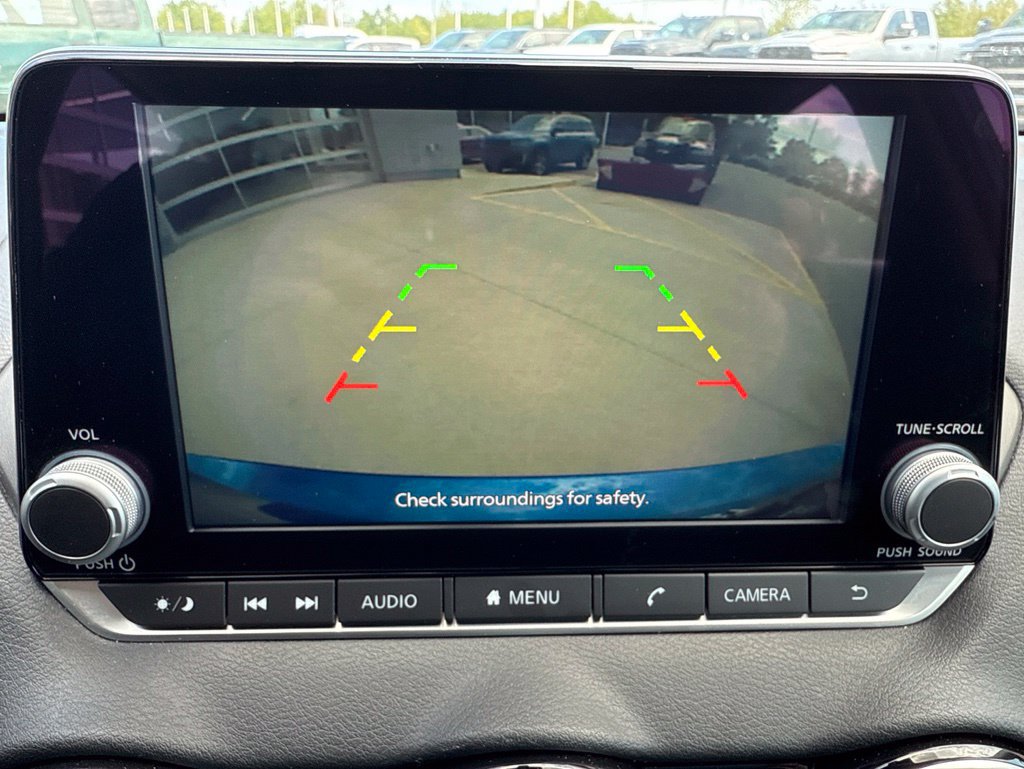 Used 2025 Nissan Sentra SR FWD image 32