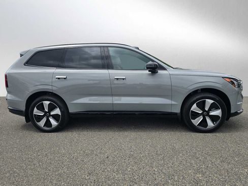 New 2025 Volvo EX90 Plus image 8