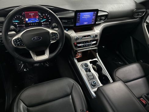 Used 2024 Ford Explorer XLT w/ Equipment Group 202A image 13